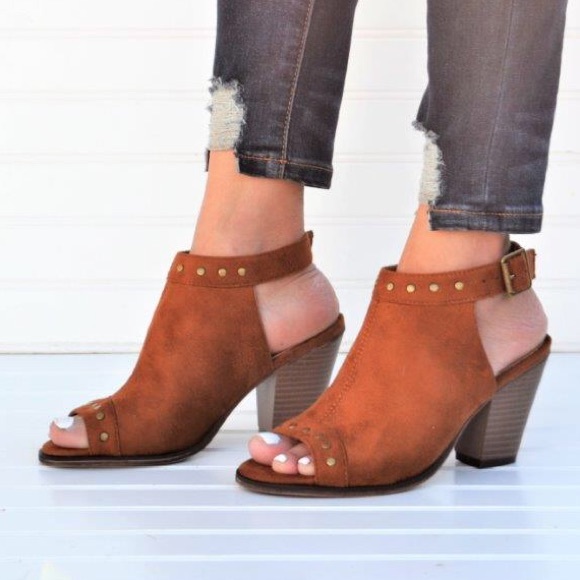 LAST PAIR 7.5 - Picture 3 of 3